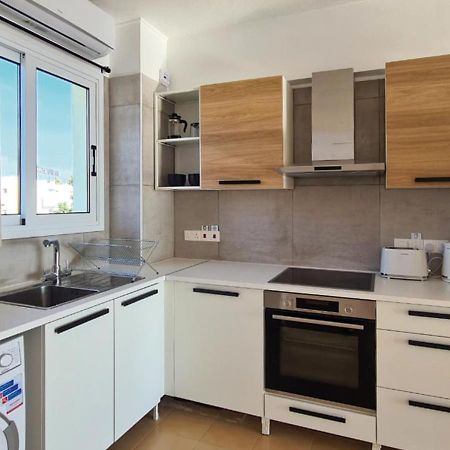 Phaedrus Living: Seaview Luxury Flat Paphinia 204 Apartamento Pafos Exterior foto